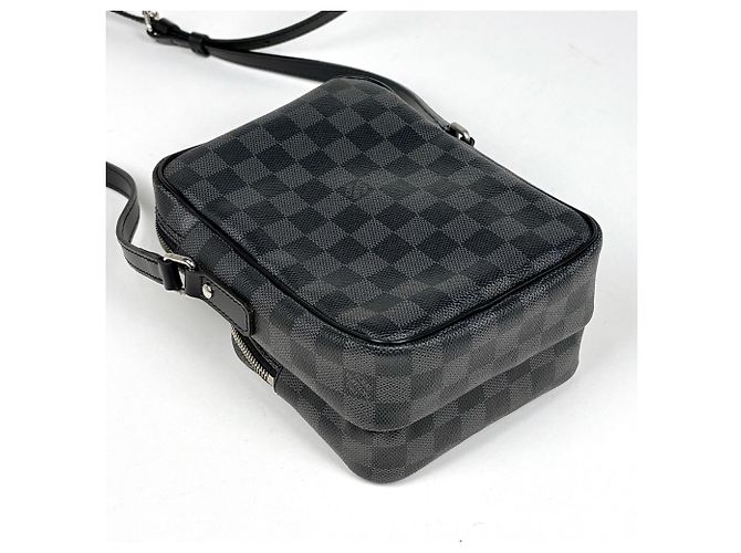 Borsa a tracolla Louis Vuitton Rem in Damier Graphite - vista 2