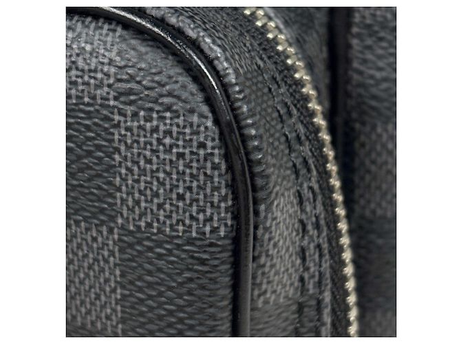 Borsa a tracolla Louis Vuitton Rem in Damier Graphite - vista 4