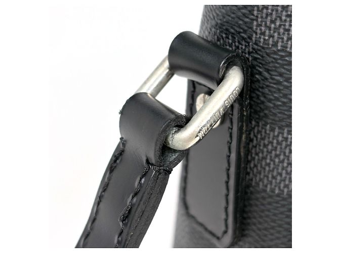 Borsa a tracolla Louis Vuitton Rem in Damier Graphite - vista 5