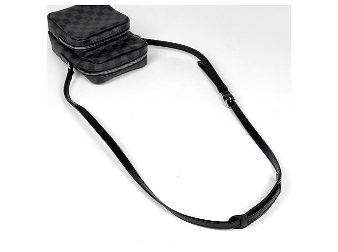 Borsa a tracolla Louis Vuitton Rem in Damier Graphite - vista 6