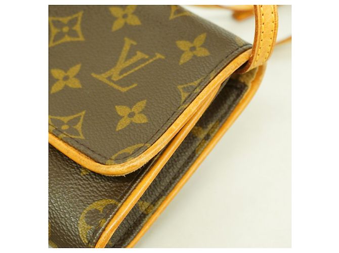 Louis Vuitton Monogram Pochette Twin GM Shoulder Bag - vista 7