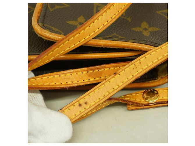Louis Vuitton Monogram Pochette Twin GM Shoulder Bag - vista 9