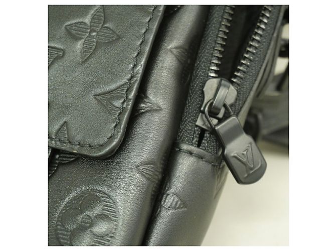 Borsa doppia per telefono Louis Vuitton Monogram Shadow - vista 7