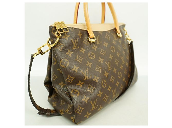 Bolso Louis Vuitton Monogram Pallas - vista 2