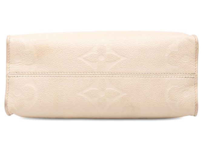 Louis Vuitton Beige Monogram Empreinte Giant OnTheGo PM - vista 3
