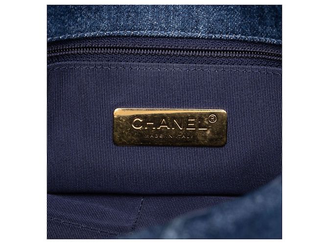 Chanel 19 Flap aus blauem Denim Größe Medium - Ansicht 5