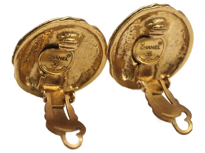 Orecchini a clip rotondi placcati oro Chanel Gold CC - vista 2