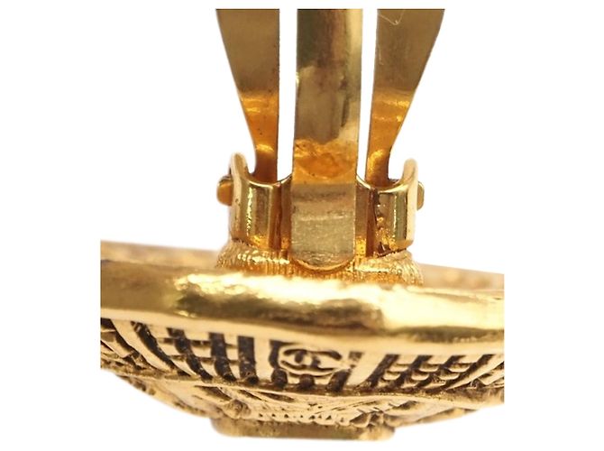 Orecchini a clip Chanel Gold CC placcati in oro con stemma rotondo - vista 12