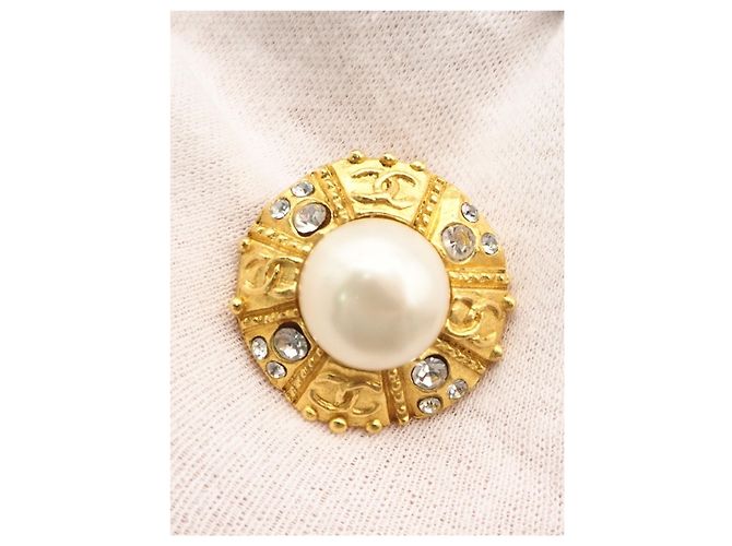 Orecchini a clip rotondi Chanel Gold CC placcati in oro con perle finte e strass - vista 4