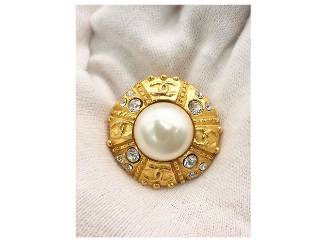 Orecchini a clip rotondi Chanel Gold CC placcati in oro con perle finte e strass - vista 5