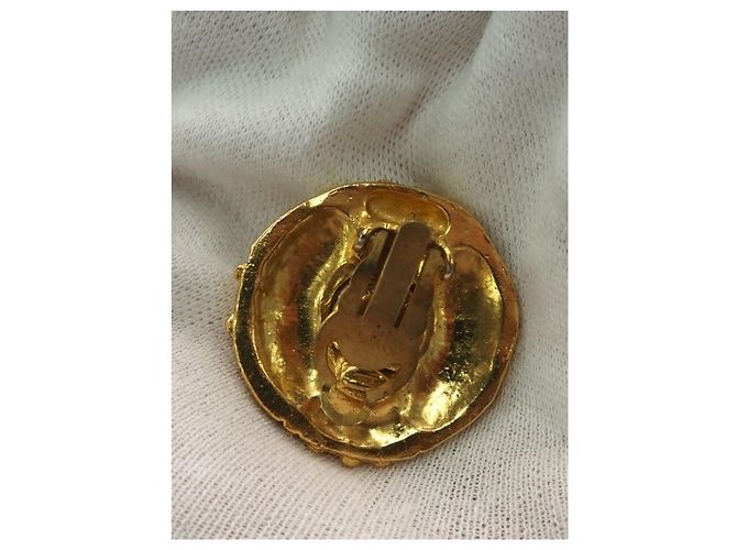 Orecchini a clip rotondi Chanel Gold CC placcati in oro con perle finte e strass - vista 8