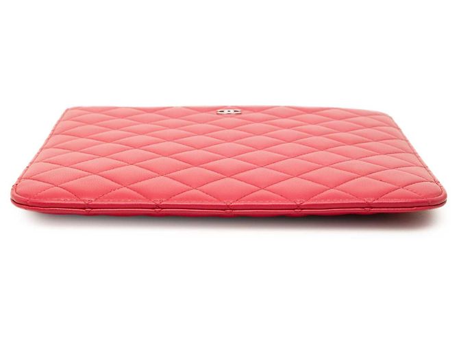Custodia per Ipad Chanel Red CC Quilted Lambskin - vista 3