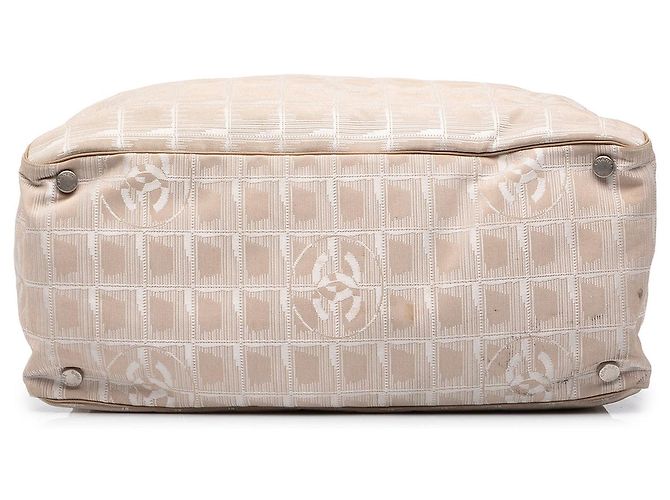 Sacola Chanel Beige New Travel Line em Nylon - vista 3