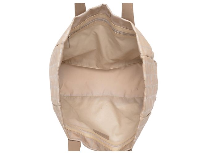 Sacola Chanel Beige New Travel Line em Nylon - vista 4