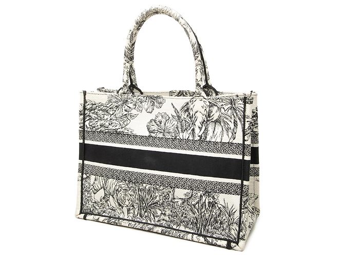 Dior Book Tote Medium aus besticktem Toile De Jouy Canvas in Weiß - Ansicht 2