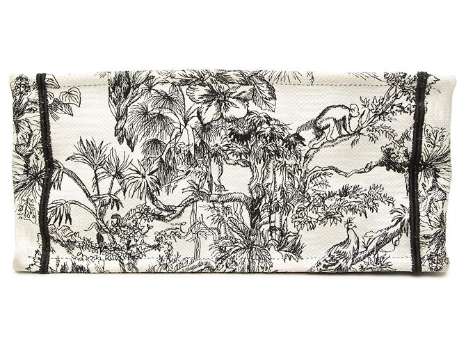 Dior Book Tote Medium aus besticktem Toile De Jouy Canvas in Weiß - Ansicht 3