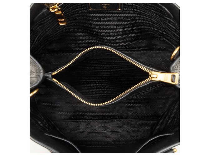 Borsa Tote Convertibile Aperta Prada in Vitello Daino Nero - vista 4