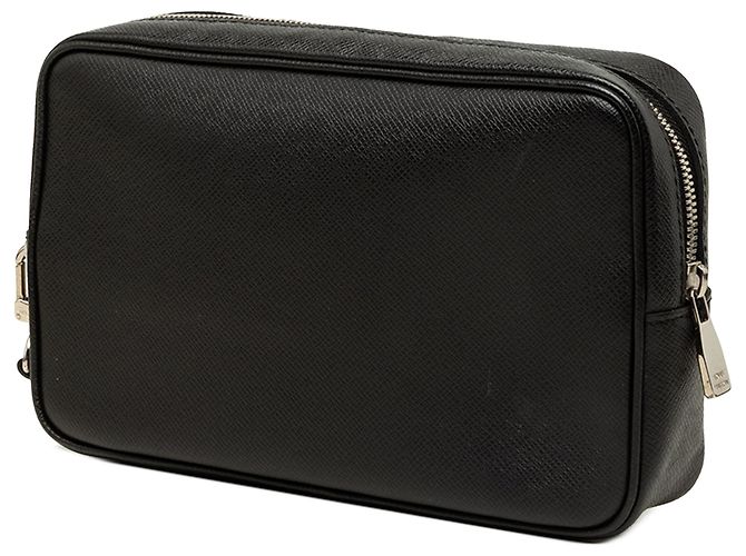 Louis Vuitton Pochette Kasai in Taiga Nero - vista 2