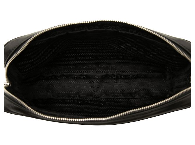 Pochette da Polso Prada in Pelle di Vitello Soft Nera con Logo - vista 4