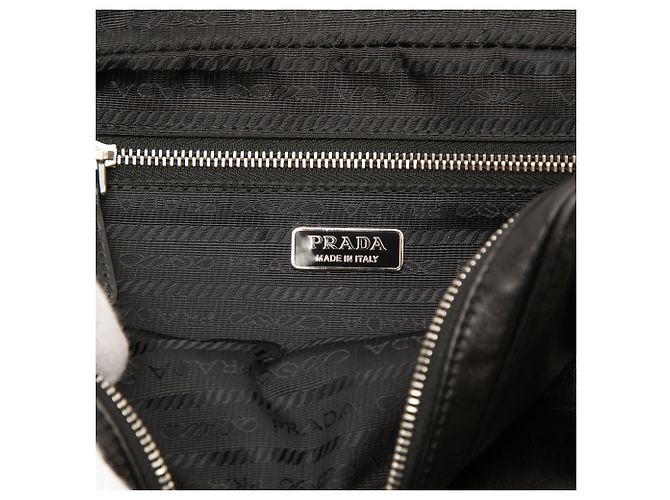 Pochette da Polso Prada in Pelle di Vitello Soft Nera con Logo - vista 5