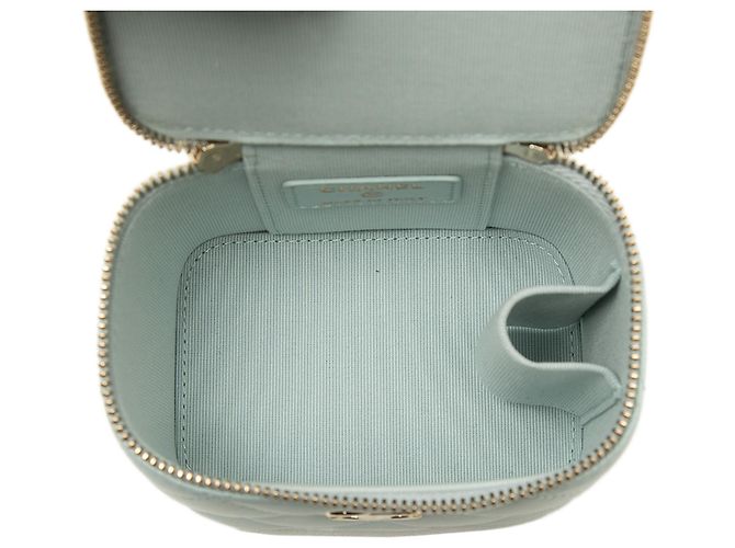 Chanel Blue Mini CC Quilted Lambskin Top Handle Vanity Case With Chain - vista 4