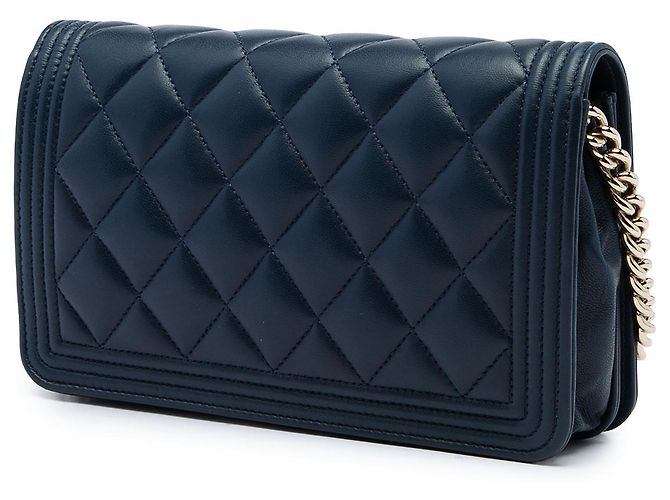 Chanel Blue Small Quilted Lambskin Boy Flap - vista 2