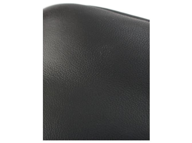 Borsa a tracolla Gucci Black Medium GG Marmont in pelle matelassé con borchie GG - vista 14
