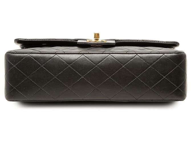 Chanel Black Medium Classic Lambskin Double Flap - vista 3
