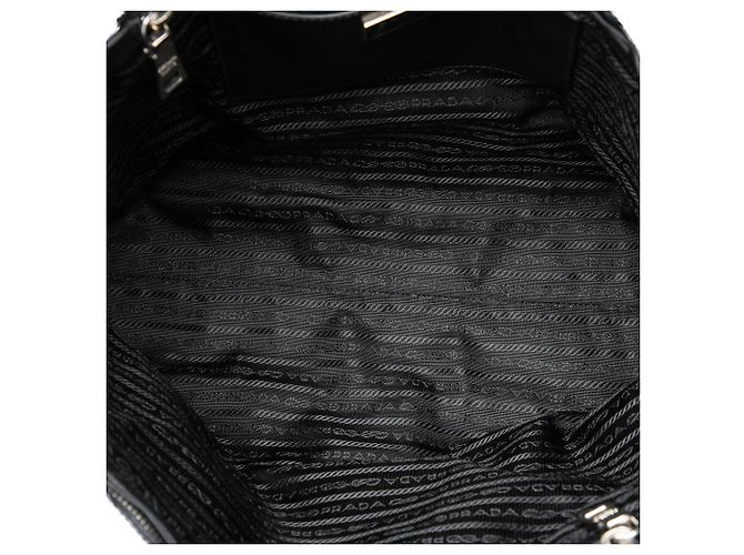 Tote Convertible Prada em couro de bezerro macio preto com fivela - vista 4