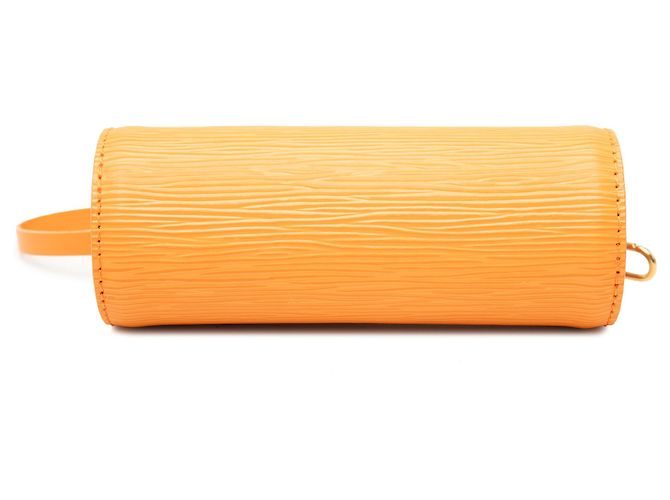 Louis Vuitton Orange Epi Pochette Soufflot - vista 3