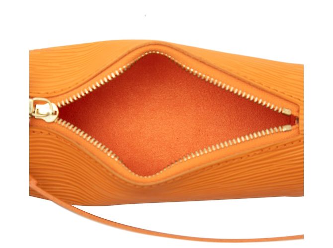 Louis Vuitton Orange Epi Pochette Soufflot - vista 4