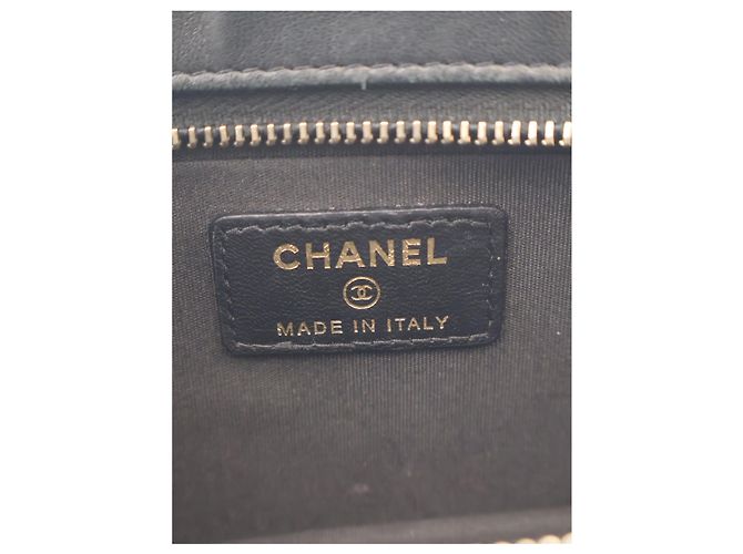 Clutch Chanel in pelle di agnello matelassé nera con tasca frontale e catena - vista 5