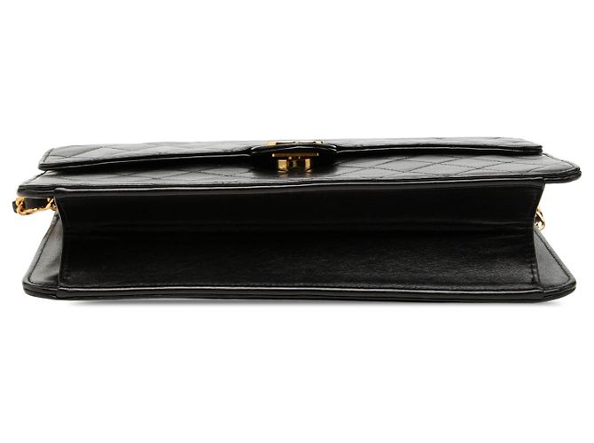 Chanel Black Medium CC Quilted Lambskin Single Flap - vista 3