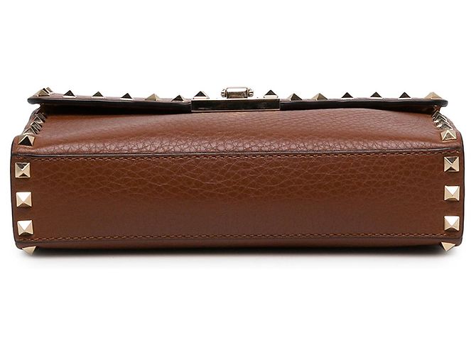 Valentino Borsa a Tracolla Rockstud con Chiusura Flip in Pelle di Vitello Martellata Marrone Medium - vista 3