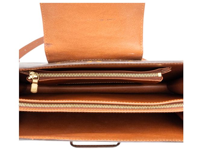 Louis Vuitton Brown Monogram Courcelles - vista 4