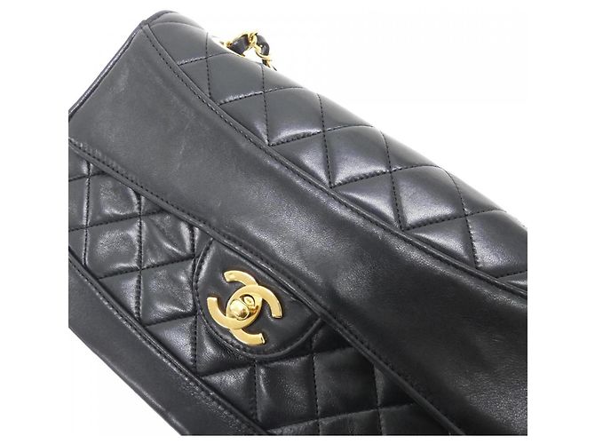 Borsa a tracolla Chanel in pelle d'agnello nera - vista 5
