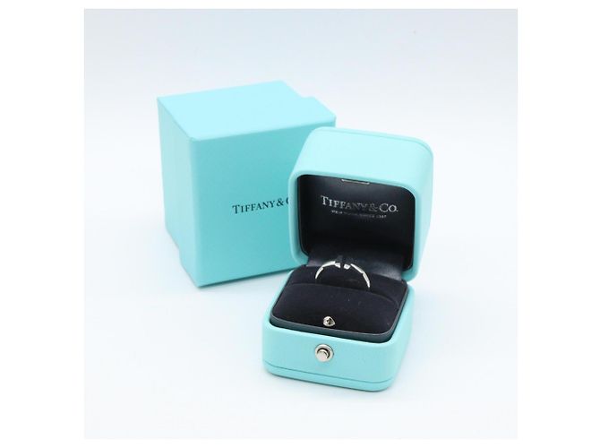 Autre Marque Tiffany & Co. T Wire Ring in 18K Weißgold - Ansicht 7