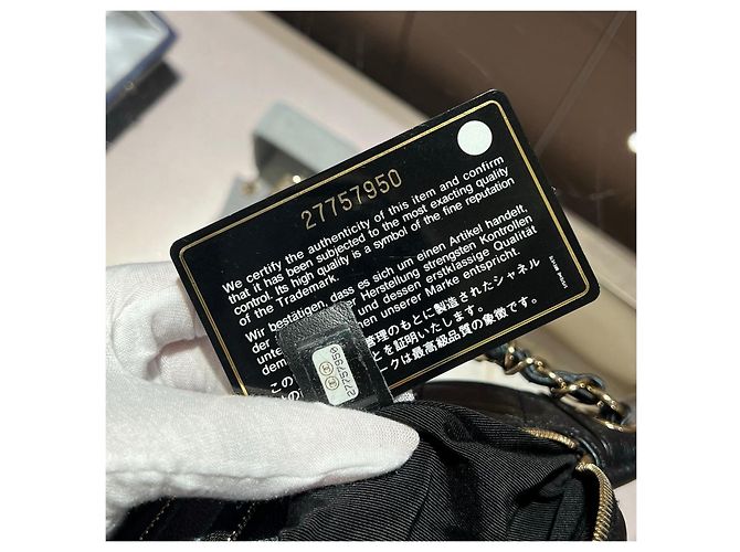 Chanel Gürteltasche aus schwarzem gestepptem Leder - Ansicht 8
