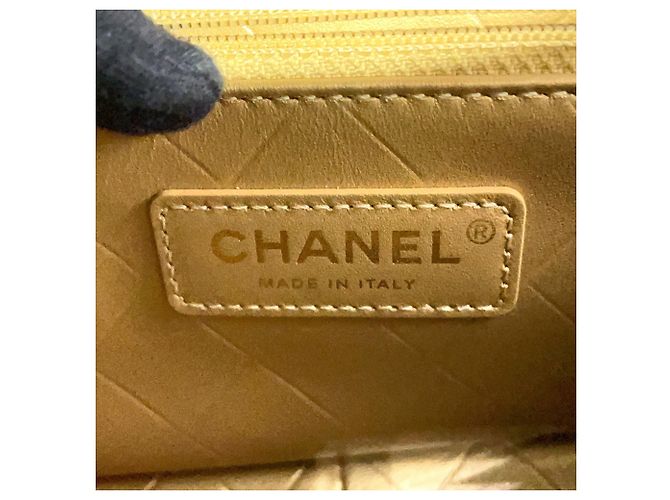 Borsa a spalla con catena Chanel Matelassé - vista 17