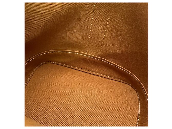 Céline Celine Triomphe Small Bucket Shoulder Bag - vista 7