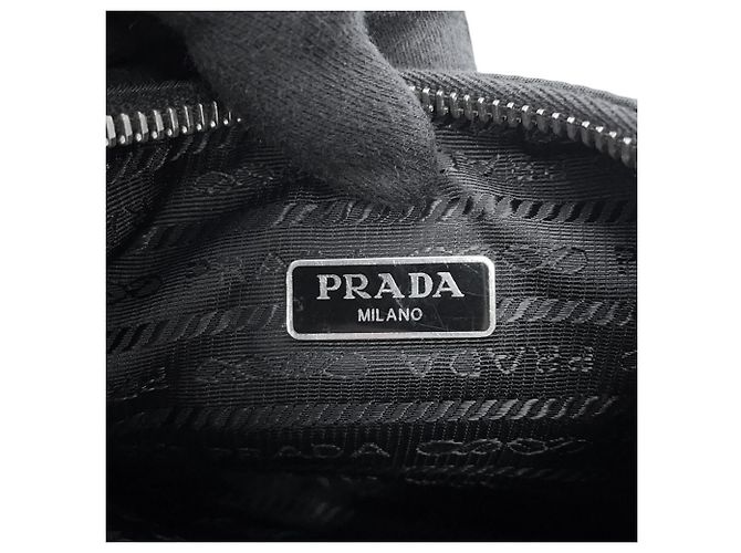 Borsa a tracolla Prada in Re-Nylon nero - vista 13
