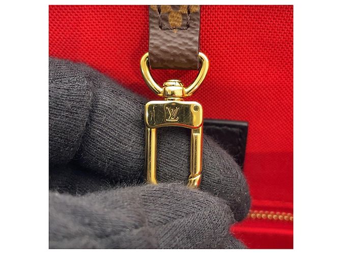 Borsa a tracolla Louis Vuitton Monogram Reverse Giant OnTheGo GM - vista 9
