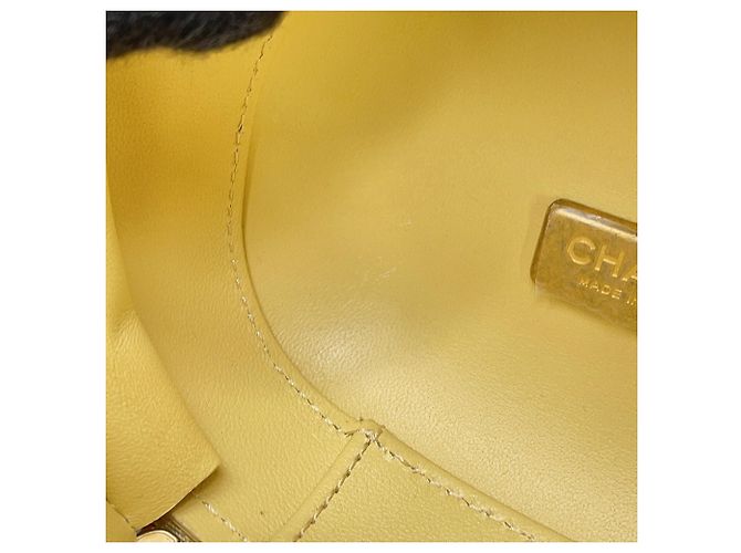 Borsa a tracolla Chanel Matelassé con catena - vista 9