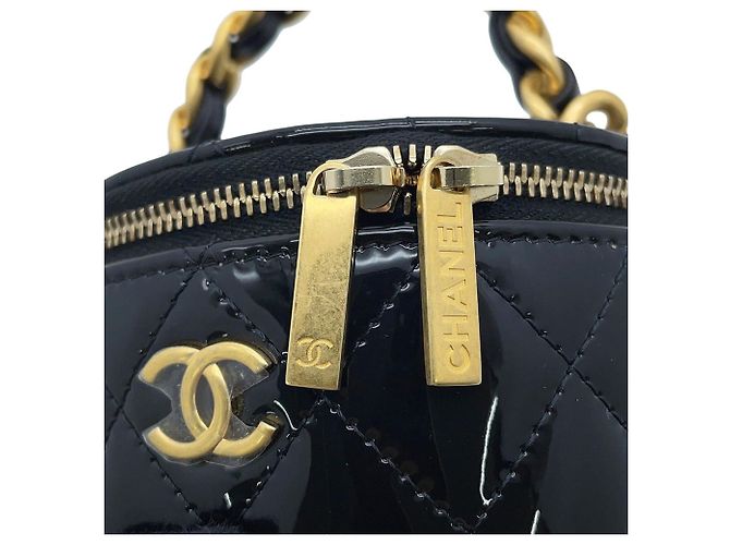 Borsa a tracolla con catena Chanel in pelle verniciata nera - vista 12