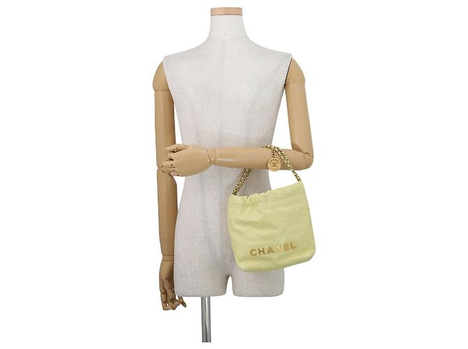 Borsa a mano Chanel 22 Mini Coco Mark in pelle di vitello lucida - vista 4