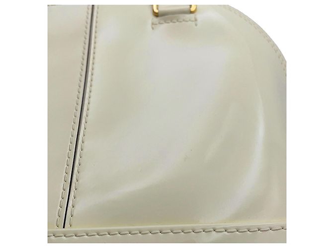 Borsa Louis Vuitton Alma BB Monogram Vernis - vista 10