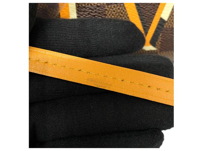 Louis Vuitton Damier Ebene Santa Monica Shoulder Pouch - vista 15