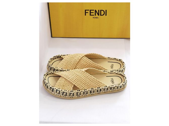 Fendi natural raffia woven mules - view 6