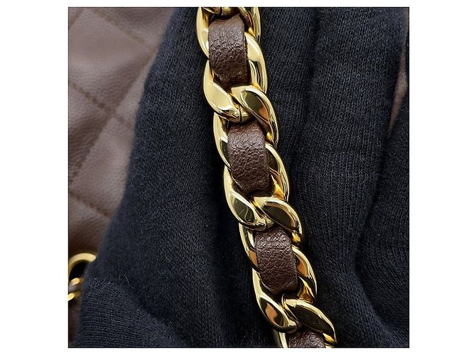 Borsa a tracolla Chanel in pelle di vitello granulata marrone - vista 11