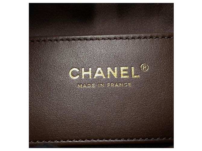 Borsa a tracolla Chanel in pelle di vitello granulata marrone - vista 15